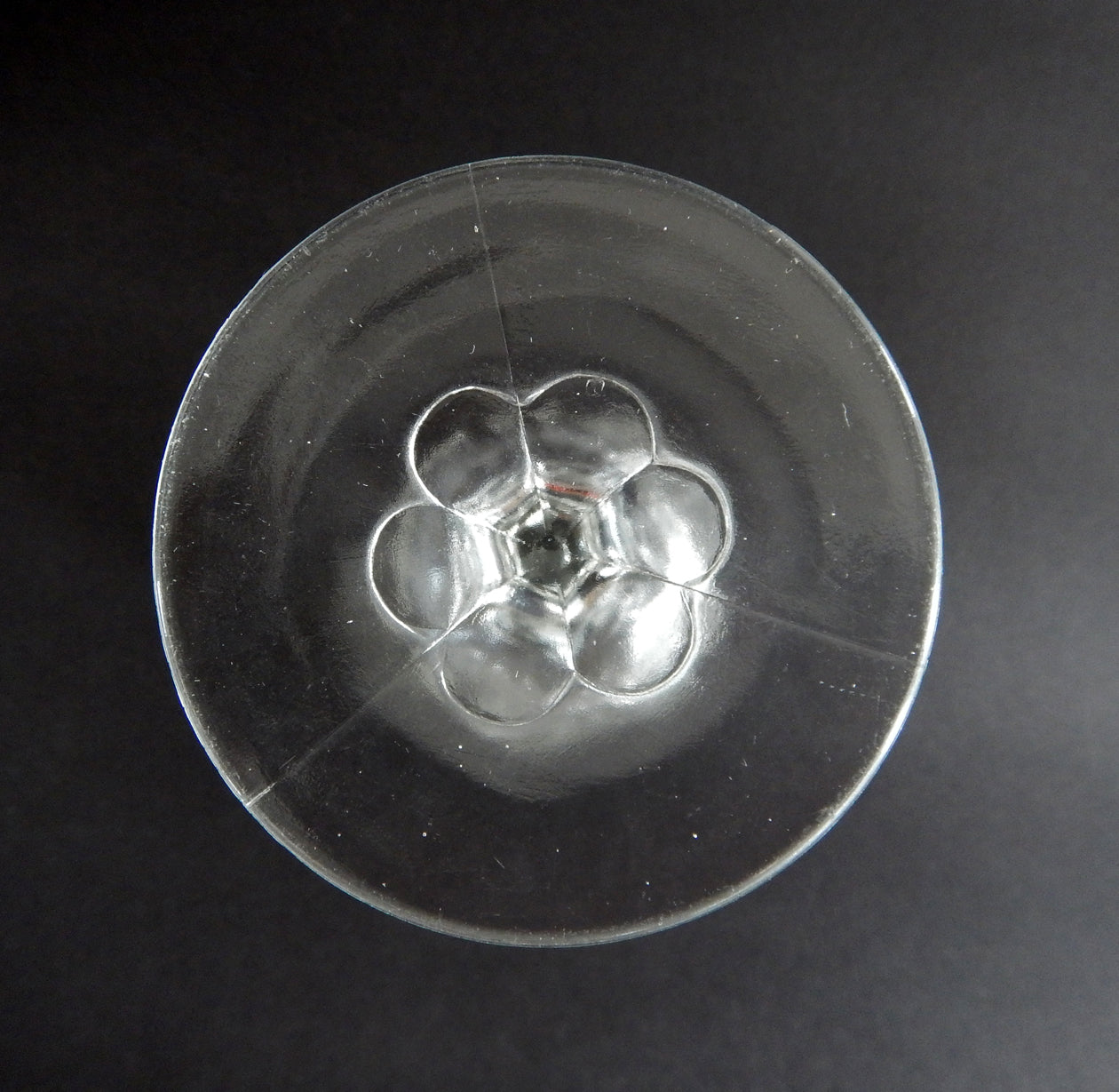 EAPG Elk and Doe pattern goblet bottom image