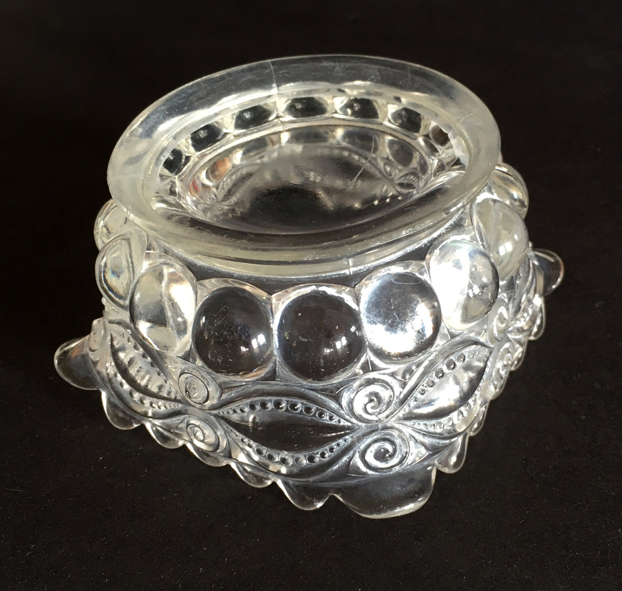 EAPG Eye Winker pattern nappy dish side view image 2