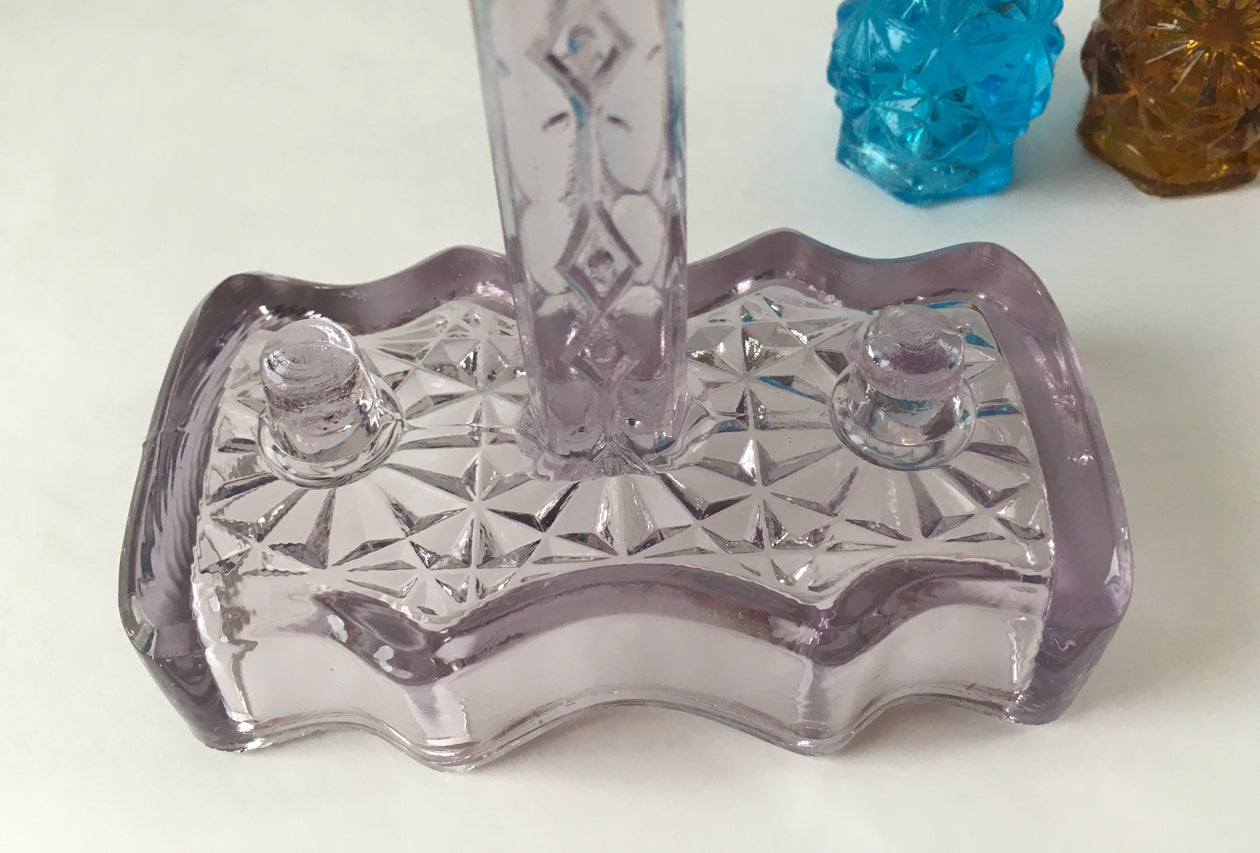 Daisy and Button salt and pepper set holder base image