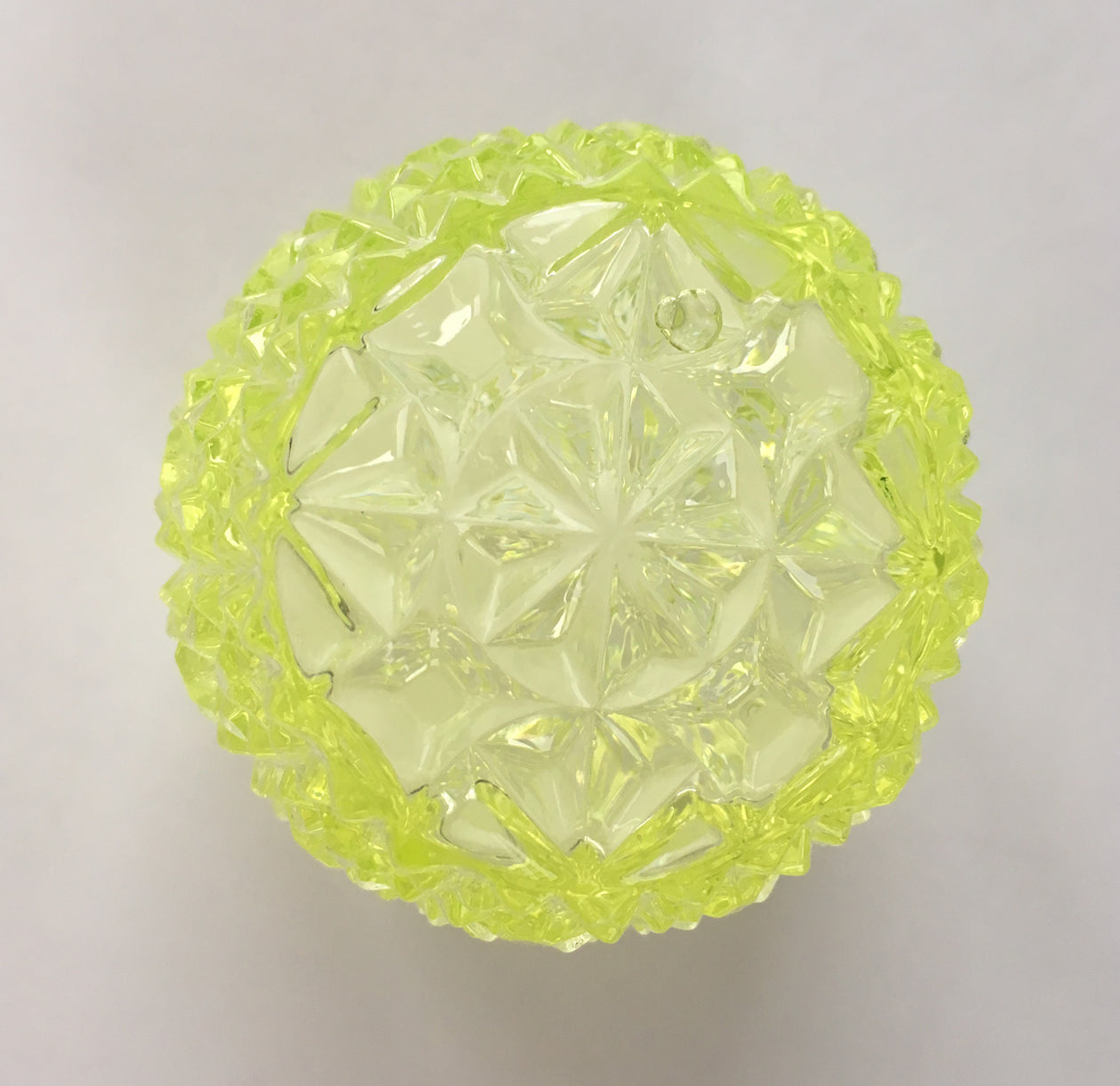 EAPG Daisy Rosette pattern canary glass toothpick holder bottom image