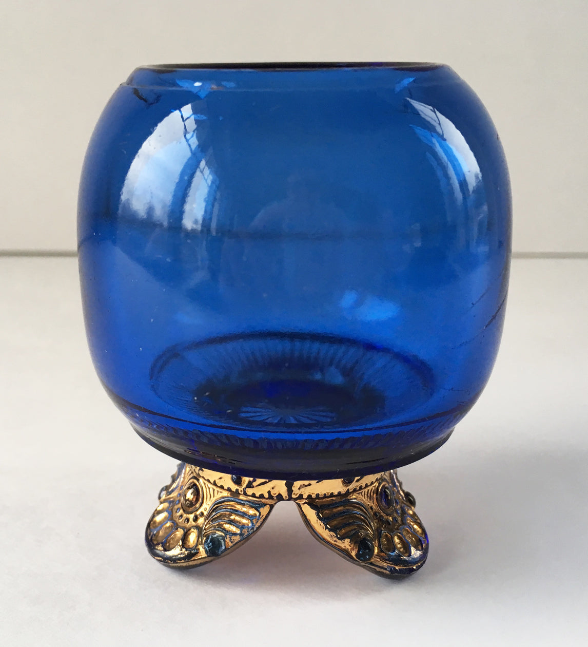 EAPG Colorado Dewy Blue Violet Rose Bowl full image
